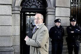 El Banco Central irlandes reconoce que Dublin tendra que aceptar el rescate
