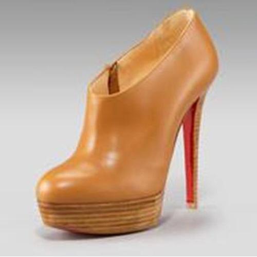 CAMEL IS THIS WINTER COLOR. CAMEL IS THIS WINTER COLOR.