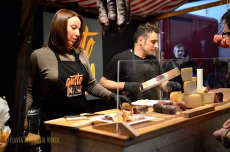 Puesto español Puesto español en el Markthalle de Berlín