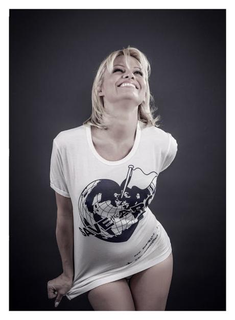 Kate Moss, Sienna Miller, Naomi Campbell y más posasn para las camisetas de Save The Artic