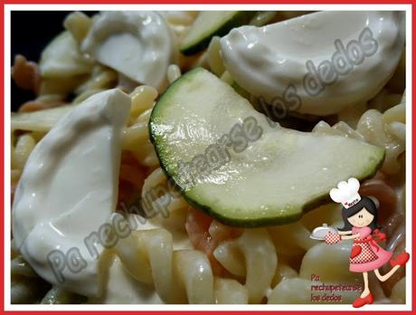 * Ensalada de pasta con yogurt y calabacín macerado (tradicional)