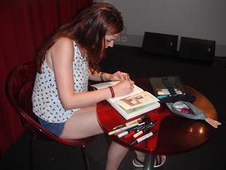 Firma de libros de Ana Oncina Firma de libros de Ana Oncina