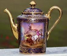 Servir el té. . . Servir el té. . .