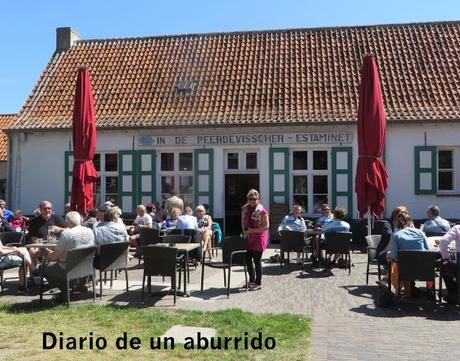 Oostduinkerke: La pesca de camarones a caballo