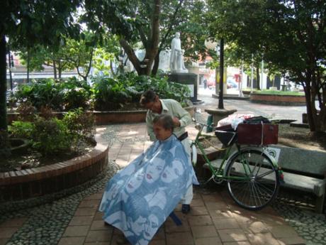 Es que vives en ese “pueblito”… Es que vives en ese “pueblito”…