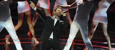 David Bisbal canta 