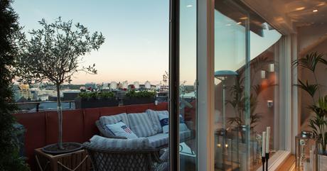 Pequeño ático con amplia terraza interiores espacios pequeños estilo y diseño nórdico escandinavo distribución diáfana Diseño de interiores de lofts y áticos decoración en blanco Decoración de interiores cocinas pequeñas cocinas blancas blog decoracion interiores Pequeño ático con amplia terraza interiores espacios pequeños estilo y diseño nórdico escandinavo distribución diáfana Diseño de interiores de lofts y áticos decoración en blanco Decoración de interiores cocinas pequeñas cocinas blancas blog decoracion interiores