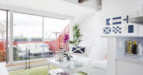 Pequeño ático con amplia terraza interiores espacios pequeños estilo y diseño nórdico escandinavo distribución diáfana Diseño de interiores de lofts y áticos decoración en blanco Decoración de interiores cocinas pequeñas cocinas blancas blog decoracion interiores Pequeño ático con amplia terraza interiores espacios pequeños estilo y diseño nórdico escandinavo distribución diáfana Diseño de interiores de lofts y áticos decoración en blanco Decoración de interiores cocinas pequeñas cocinas blancas blog decoracion interiores