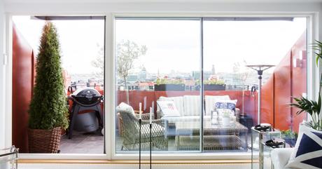 Pequeño ático con amplia terraza interiores espacios pequeños estilo y diseño nórdico escandinavo distribución diáfana Diseño de interiores de lofts y áticos decoración en blanco Decoración de interiores cocinas pequeñas cocinas blancas blog decoracion interiores Pequeño ático con amplia terraza interiores espacios pequeños estilo y diseño nórdico escandinavo distribución diáfana Diseño de interiores de lofts y áticos decoración en blanco Decoración de interiores cocinas pequeñas cocinas blancas blog decoracion interiores