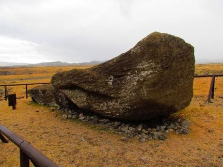 El Te Moai. Camino del moai. Rapa Nui El Te Moai. Camino del moai. Rapa Nui