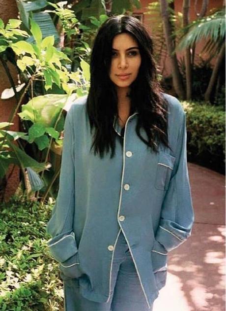 Kim Kardashian luce muy casual sin maquillaje para editorial en Vogue España