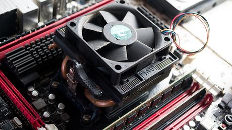 Aprendiendo a limpiar el cpu. motherboard-limpieza-placa-madre-cpu