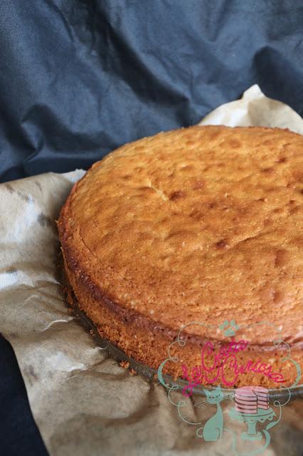 BIZCOCHO DE CARDAMOMO Y LIMA BIZCOCHO DE CARDAMOMO Y LIMA