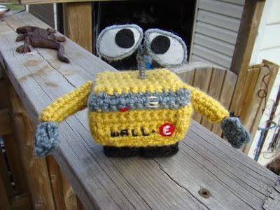 2353.- Pixar crochet