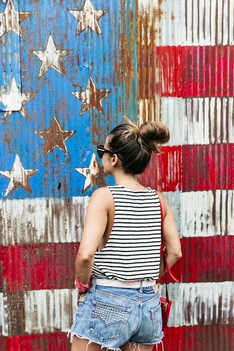 Brooklyn_Tour-NYC-Ladies_In_Levis-Life_In_Levis-Denim_Shorts-Womens-Striped_Top-Collage_Vintage-Outfit-64