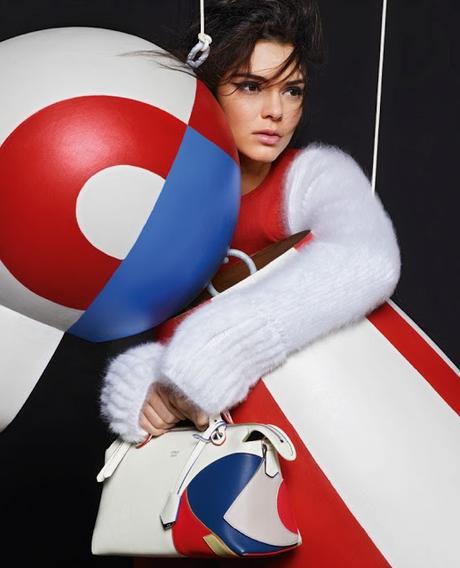 Kendall Jenner y Liliy Donaldson posan con marionetas en la nueva campaña de Fendi Kendall Jenner y Liliy Donaldson posan con marionetas en la nueva campaña de Fendi