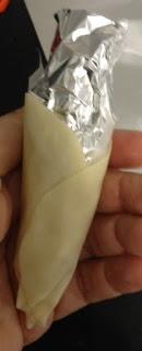 MINI CUCURUCHOS DE PIÑA , GAMBAS Y SALSA ROSA MINI CUCURUCHOS DE PIÑA , GAMBAS Y SALSA ROSA