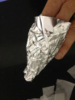 MINI CUCURUCHOS DE PIÑA , GAMBAS Y SALSA ROSA MINI CUCURUCHOS DE PIÑA , GAMBAS Y SALSA ROSA