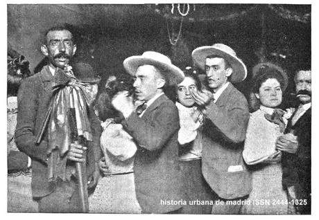 Fototeca. La figura del bastonero en los bailes y verbenas Fototeca. La figura del bastonero en los bailes y verbenas