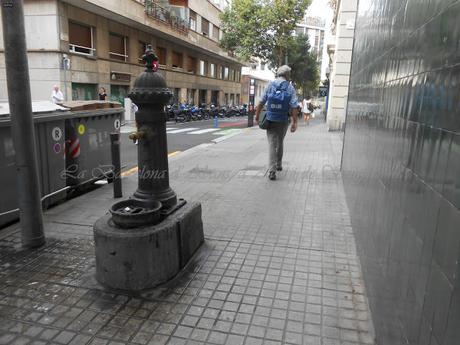 UN SIN TECHO, A LA BARCELONA D' ABANS, D' AVUI I DE SEMPRE...27-07-2015...!!!