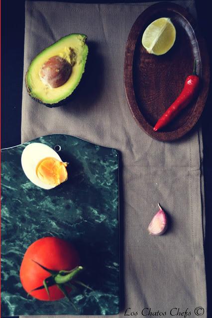 Salmorejo picante con Tempura de aguacate Salmorejo picante con Tempura de aguacate