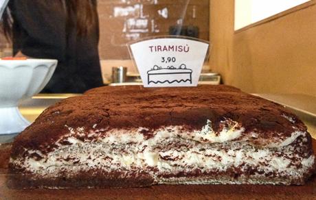 pastel Tiramisu Davita Italian gastro Market baco y boca