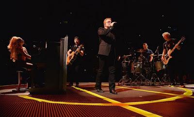 U2 interpretan 'Ordinary Love' con Lady Gaga en concierto en Nueva York
