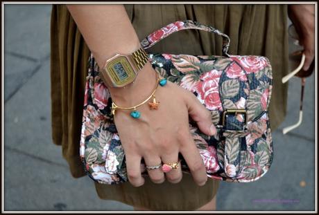 GOLD SHOES! GOLD SHOES!