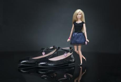 BARBIE ICONO A PEQUEÑA ESCALA LRG Magazine - Barbie - ícono de estilo a pequeña escala - 01