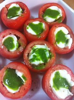 Tomates Asados Rellenos De Mozzarella Con Pesto