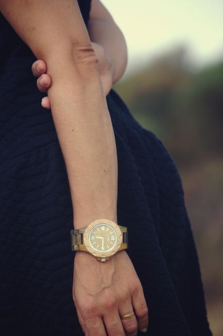 Negro y complementos en marrón Negro y complementos en marrón