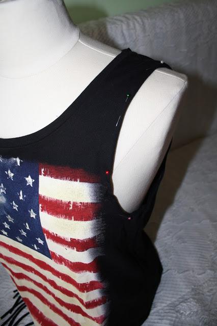 Diy: tuneando una camiseta grande Diy: tuneando una camiseta grande