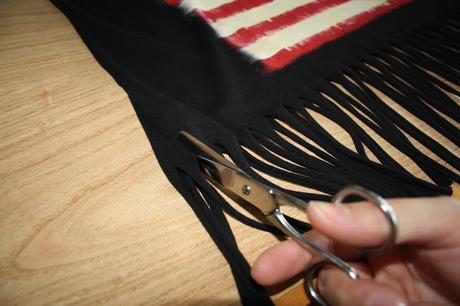 Diy: tuneando una camiseta grande Diy: tuneando una camiseta grande