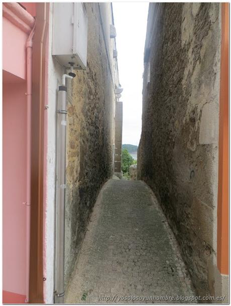 Que estrechez de calle Que estrechez de calle