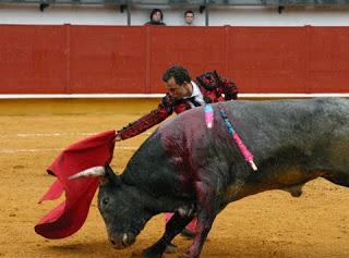 RAFAELILLO Y SU FAENA A UN MIURA EN PRIEGO