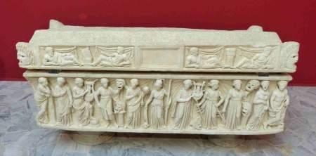 Urania en Ostia Antica Sarcófago Musas Ostia