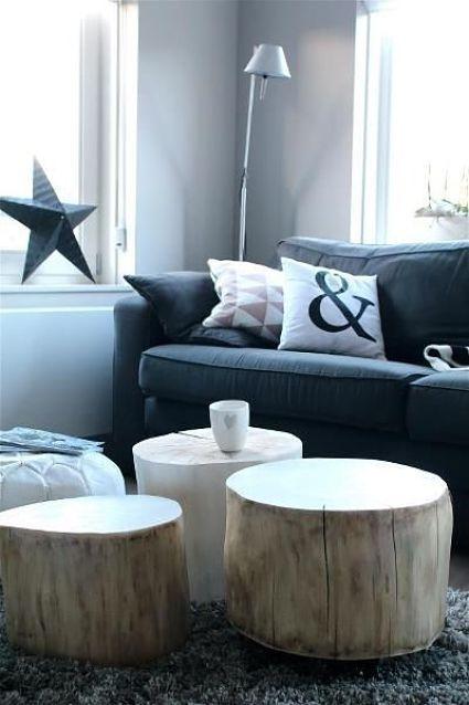 UN ORIGINAL VELADOR CON UN TOCÓN DE MADERA. UN ORIGINAL VELADOR CON UN TOCÓN DE MADERA.