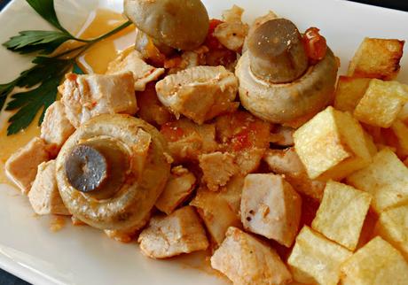 Pollo con funghi e patate (pollo con setas y patatas) Pollo con funghi e patate (pollo con setas y patatas)