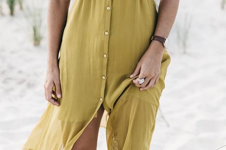 For_love_and_Lemons-Mustard_Dress-Revolve_In_The_Hamptons-Collage_Vintage-Outfit-28