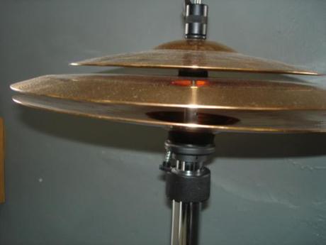 detalle del tri hat de sabian detalle del tri hat de sabian