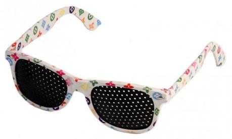 ¿Pasas muchas horas ante el PC? Entra y evita esos molestos dolores de cabeza Pinhole Glasses