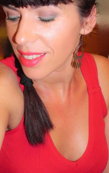 Verde militar y rojo (look y outfit) Verde militar y rojo (look y outfit)