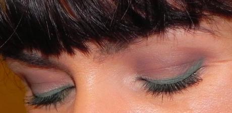 Verde militar y rojo (look y outfit) Verde militar y rojo (look y outfit)