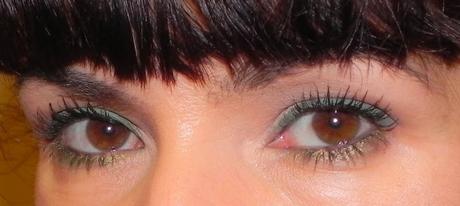 Verde militar y rojo (look y outfit) Verde militar y rojo (look y outfit)