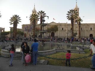 DOS CHANGUITOS EN EL COLCA I DOS CHANGUITOS EN EL COLCA I