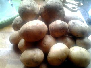 CAZUELA DE MEJILLONES CON GUISANTES Y ALCACHOFAS CAZUELA DE MEJILLONES CON GUISANTES Y ALCACHOFAS
