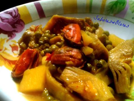 CAZUELA DE MEJILLONES CON GUISANTES Y ALCACHOFAS CAZUELA DE MEJILLONES CON GUISANTES Y ALCACHOFAS