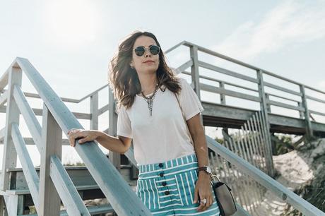 Flying Point Beach Flying_Point_Beach-The_Hamptons-Striped_Shorts-Saylor_NY-Espadrilles-Beach_Look-Chloe_Girls-Outfit-Revolve_In_The_Hamptons-31