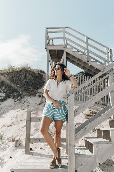 Flying Point Beach Flying_Point_Beach-The_Hamptons-Striped_Shorts-Saylor_NY-Espadrilles-Beach_Look-Chloe_Girls-Outfit-Revolve_In_The_Hamptons-56
