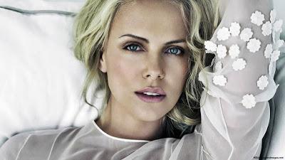 La bella super alta, Charlize Theron , cumple 40 años